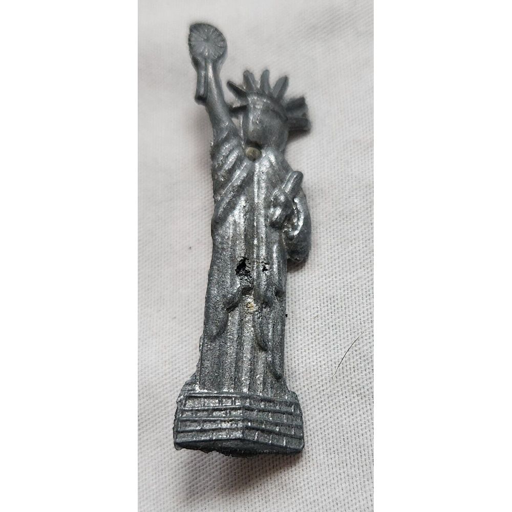 Early Figural STATUE OF LIBERTY 2" pot metal pinback Brooch button